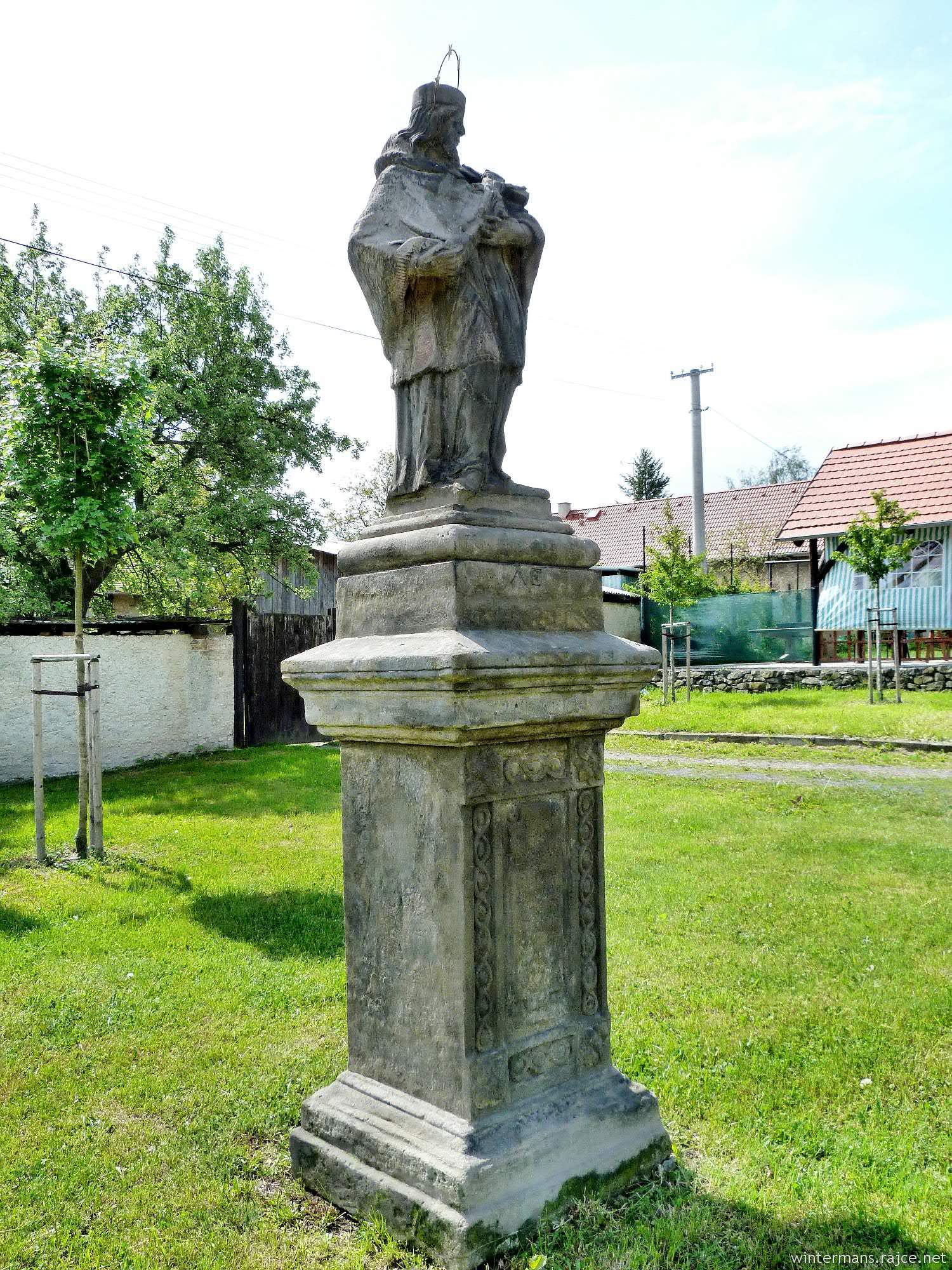 Socha svatého Jana Nepomuckého v Kololeči